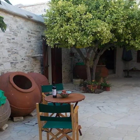 Palati House Kato Dris