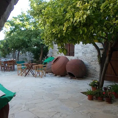 Palati House Kato Dris
